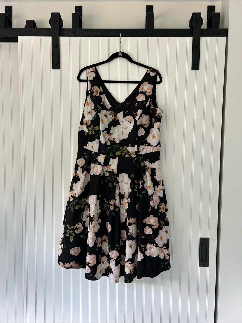City Chic Black Floral V-Neck Party Dress with White Floral Accents